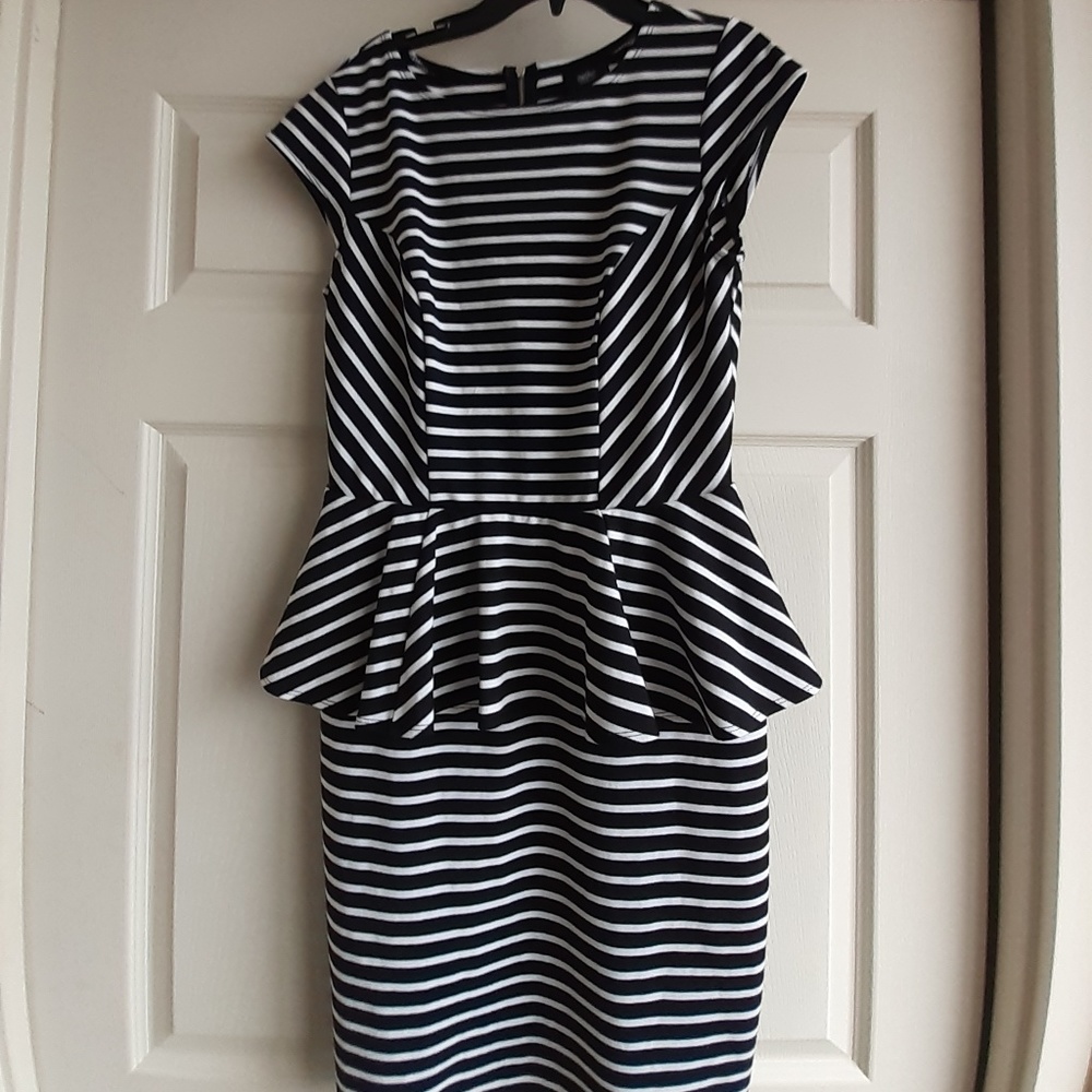 Mossimo peplum pencil dress M